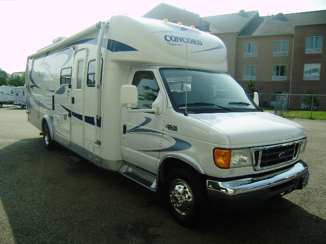 Used 2005 Coachmen Concord 27 W/2XS Class B Plus For Sale